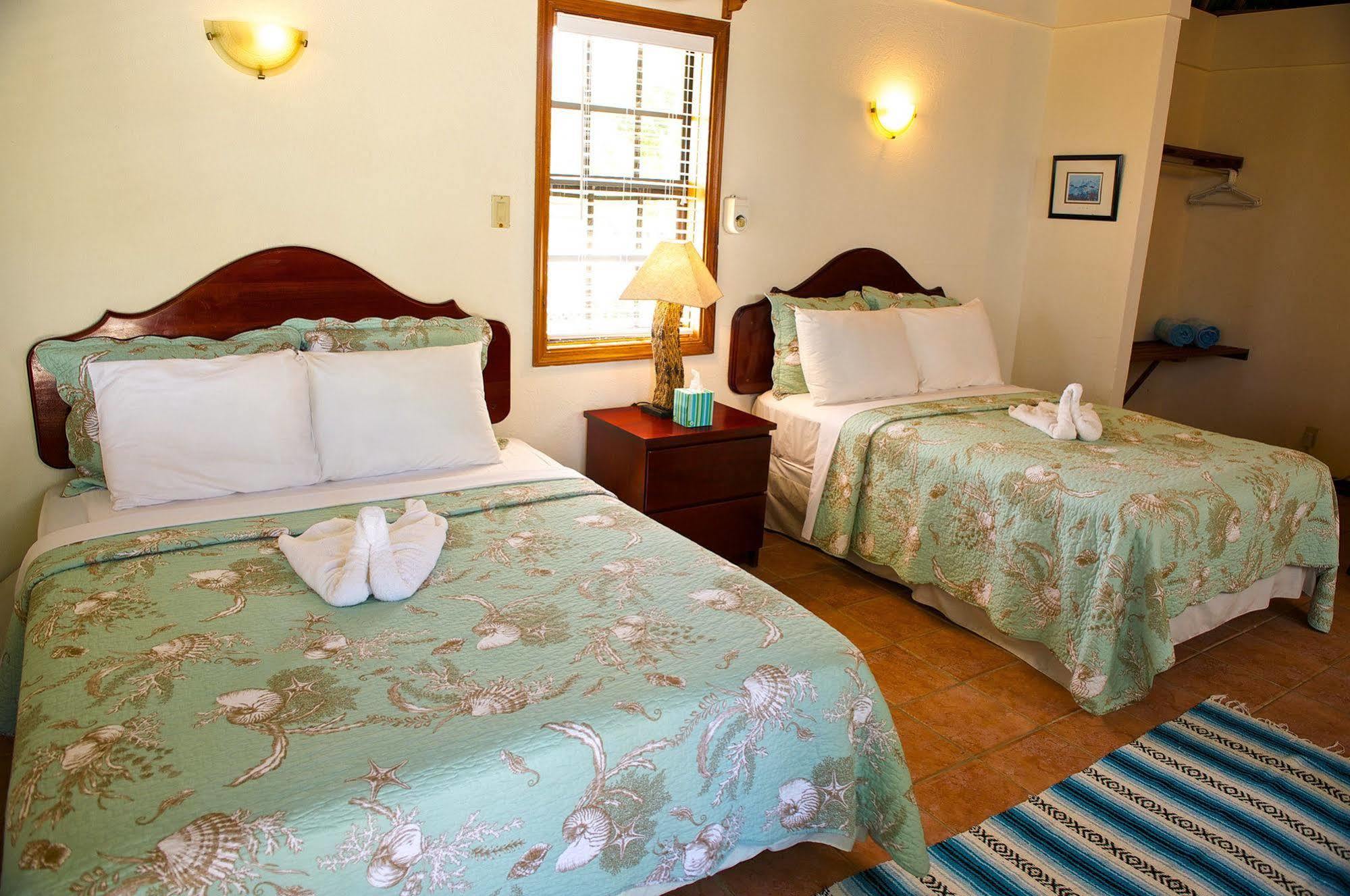 Blackbird Caye Resort Turneffe Atoll Екстериор снимка